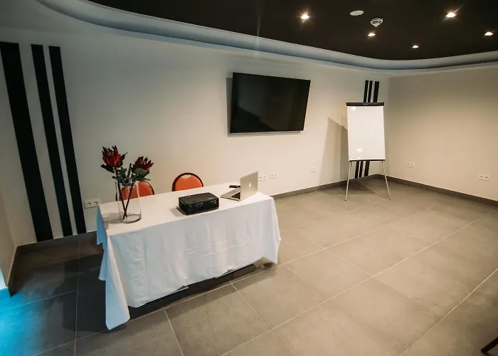 Hotell Urban Anaga 4*