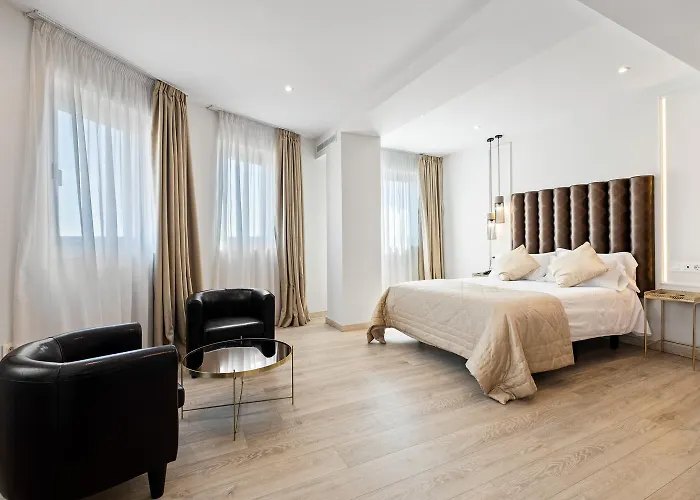 מלון Urban Anaga 4*