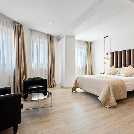מלון Urban Anaga 4*
